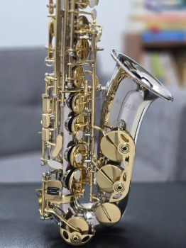 Kèn Alto Saxophone MAVARES Niken Trắng Key Vàng